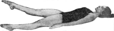 Уттанпадасана (поза поднимания ног) с поочередным подниманием ног