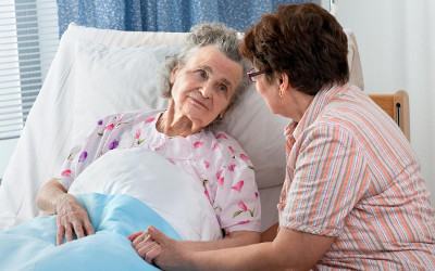 Как и чем лечить пролежни у лежачих больных в домашних условиях?